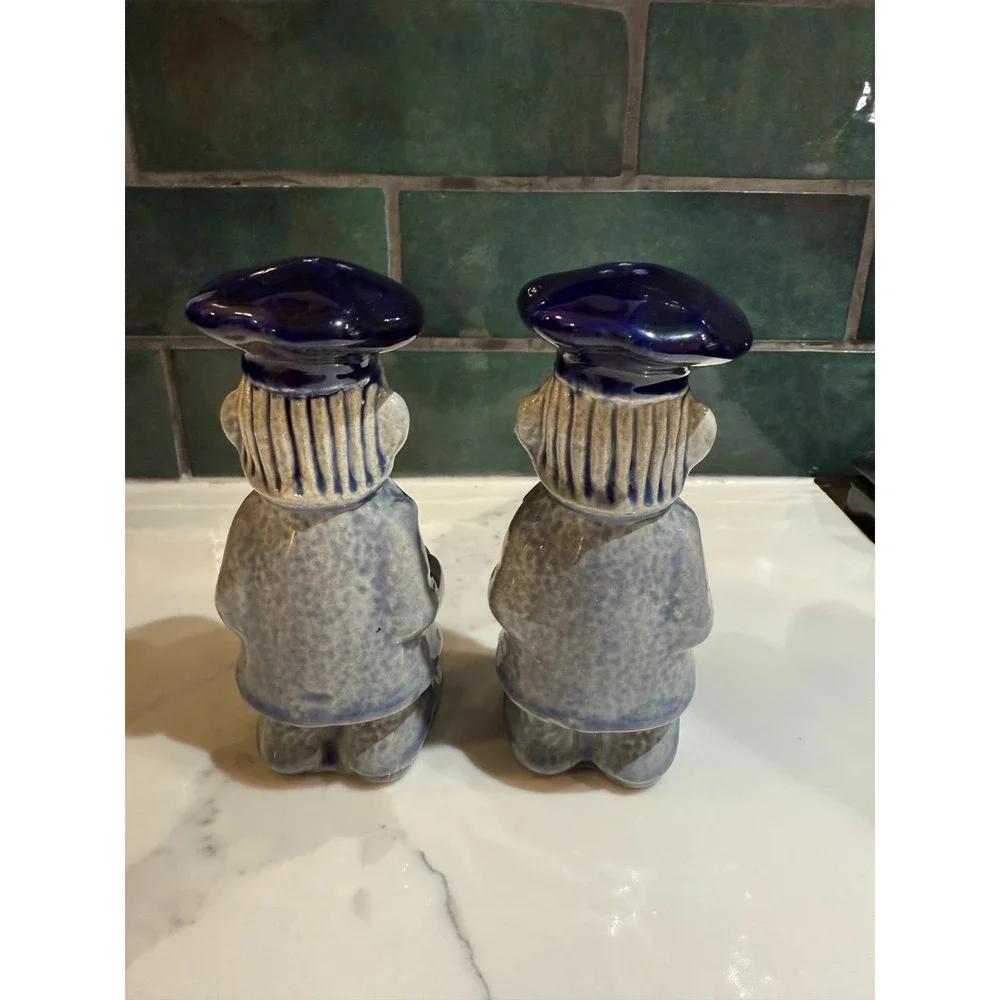 Vintage Set of Twin Blue Chefs Salt and Pepper Shakers 5